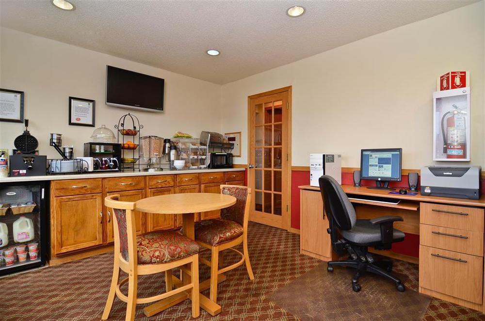 Best Western Inn Of St. Charles Сейнт Чарлз Съоръжения снимка